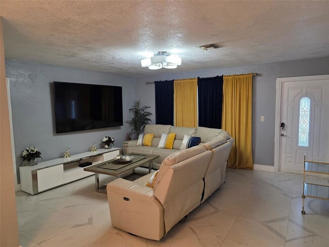 Building Photo - 1501 NW 62nd Terrace