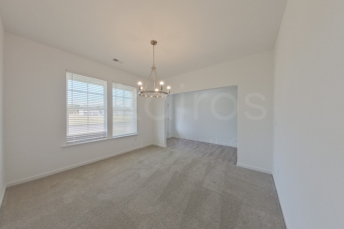 Building Photo - 100 English Oak Ln