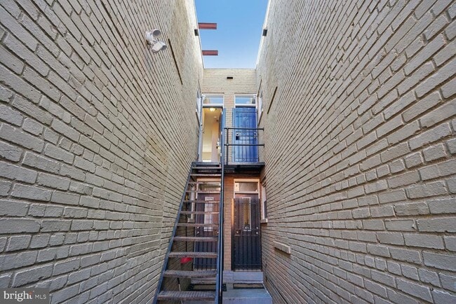 Building Photo - 4809 3rd St NW