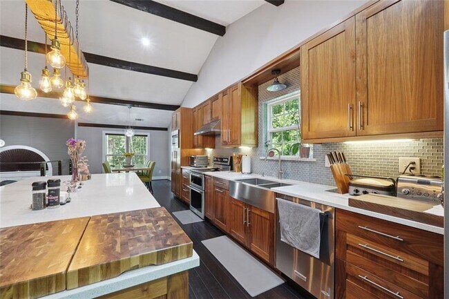 Building Photo - 3941 Pine Gorge Ct NE