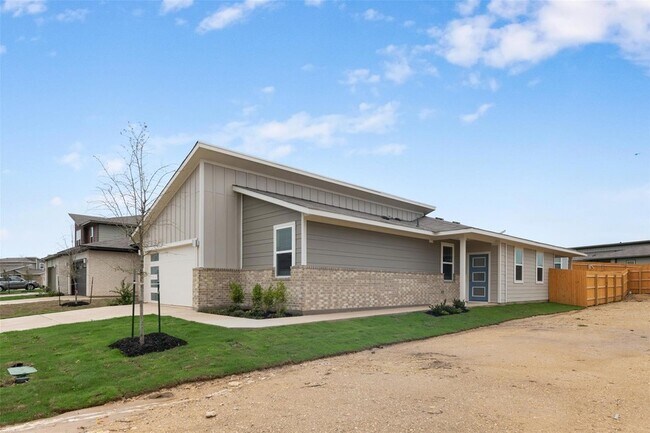 Primary Photo - 220 Deserti Rd