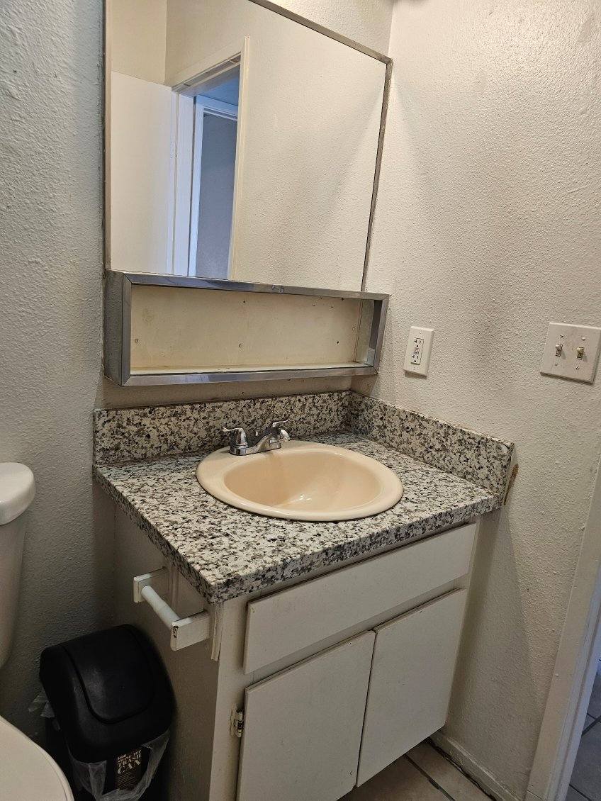 Building Photo - 2428 Statz St