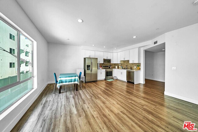 Building Photo - 1101 S Harvard Blvd