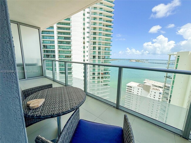 Building Photo - 1300 Brickell Bay Dr