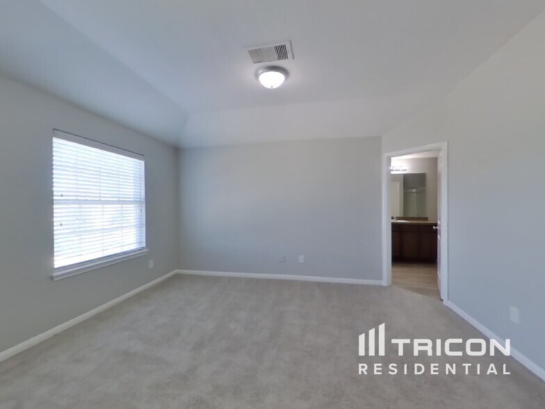 Building Photo - 24069 Wilde Dr