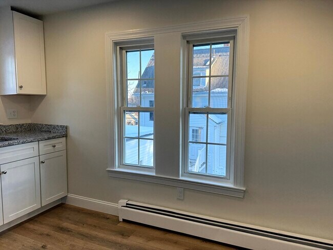 Building Photo - 195 Court St