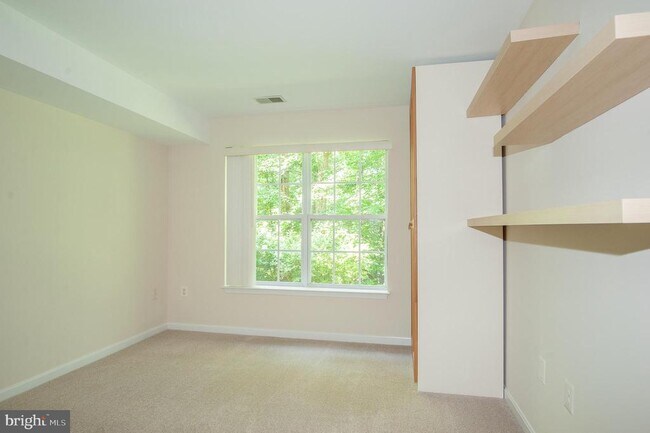 Building Photo - 5958 Founders Hill Dr