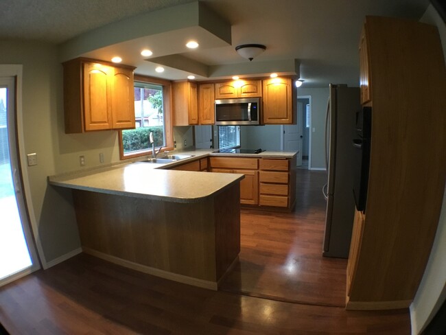 Building Photo - Updated 3 Bed/1.5 Bath Marysville Rambler ...