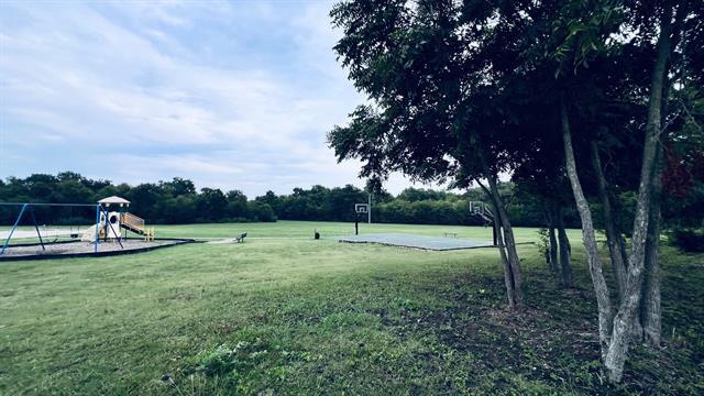 Building Photo - 590 Arthur Dr