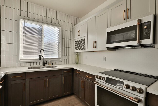 Building Photo - Beautiful Gilbert 3 bed/ 3 bath in Gilbert's The Gardens Community