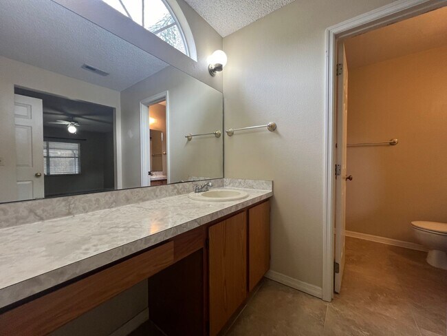 Building Photo - SPACIOUS 3 Bedroom, 2 Bathroom Ekana Point...