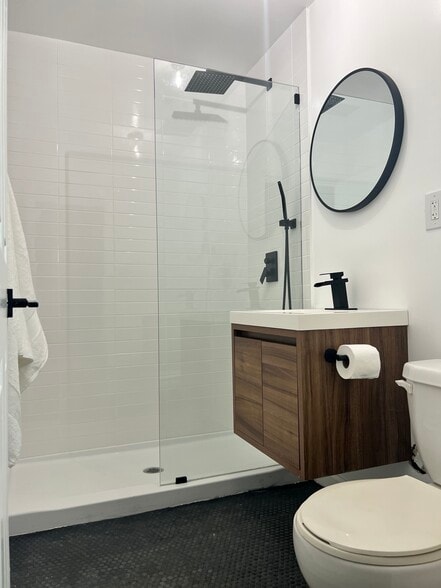 Bathroom - 1213 Raum St NE