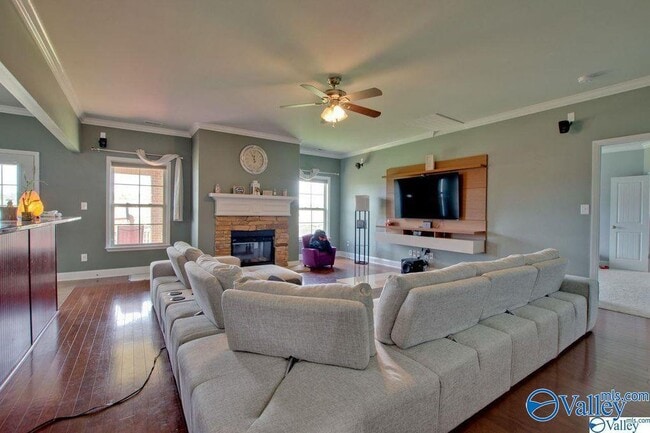 Building Photo - 705 Tide Creek Dr SW