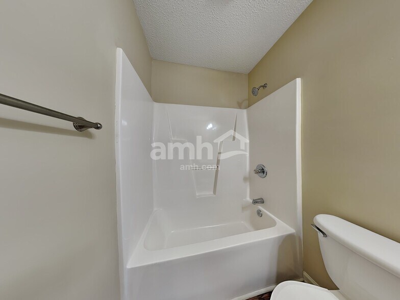 Building Photo - 4952 Lighthouse Ct