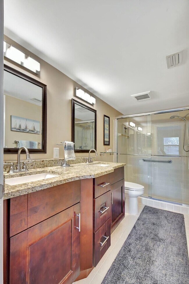 Building Photo - 10663 Ocean Palm Way