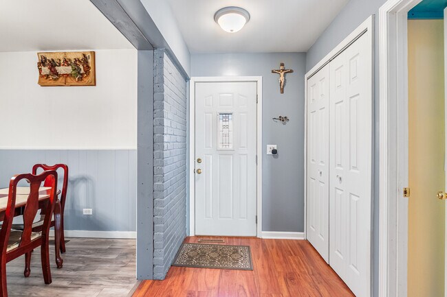 Building Photo - 379 Stone Pl