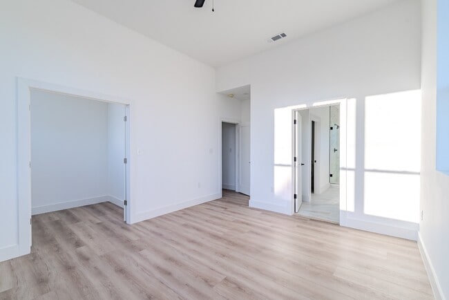 Building Photo - Rooftop Living Steps from Greenville Ave | 3BR/3.5BA Townhome