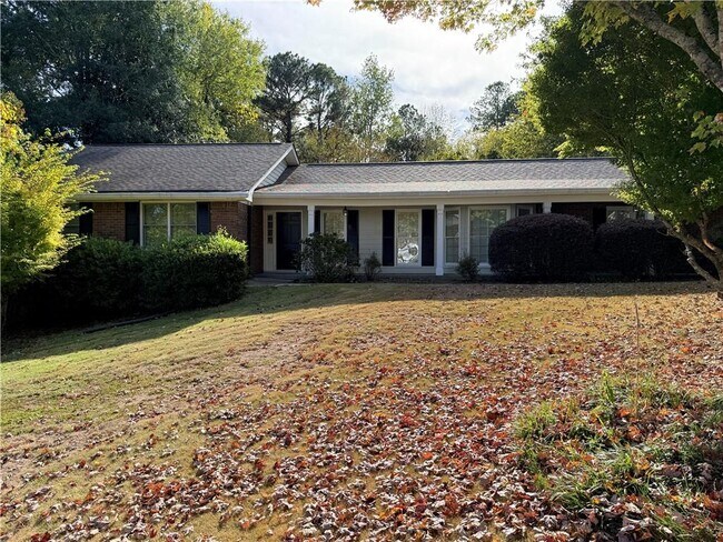 Building Photo - 1351 Old Johnson Ferry Rd NE