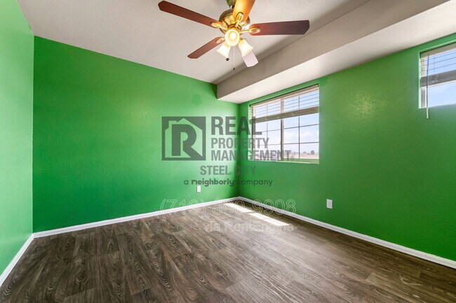 Building Photo - 947 E Kirkwood Dr
