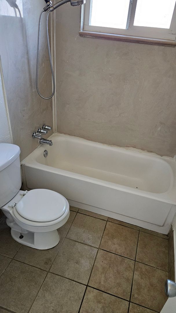 Building Photo - Affordable 3 Bedroom Home for $2100 Rent, $2100 Deposit, 1st Month Free with Lease!