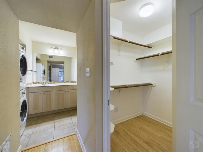 Building Photo - 7685 Northcross Dr