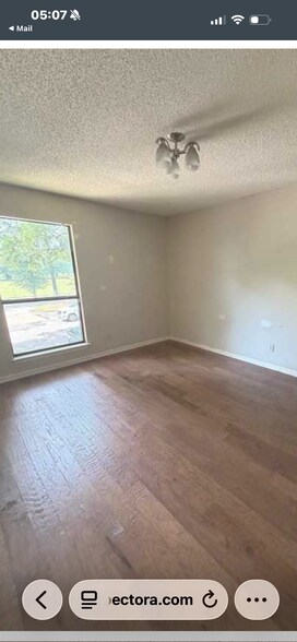Building Photo - 5712 Los Gatos Dr