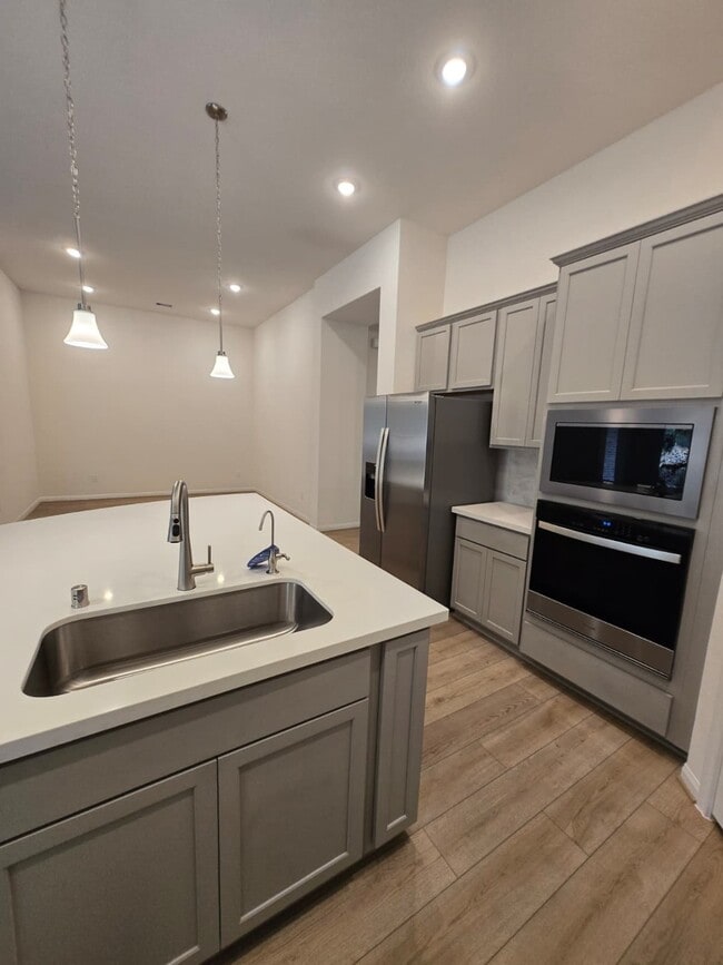 Building Photo - 1420 Florecer Ln