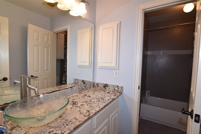 Building Photo - 122 Walston Ridge Ct