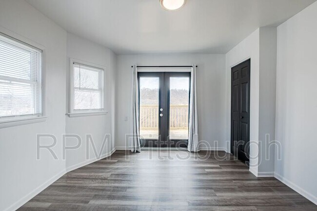 Building Photo - 1228 Washington Pike