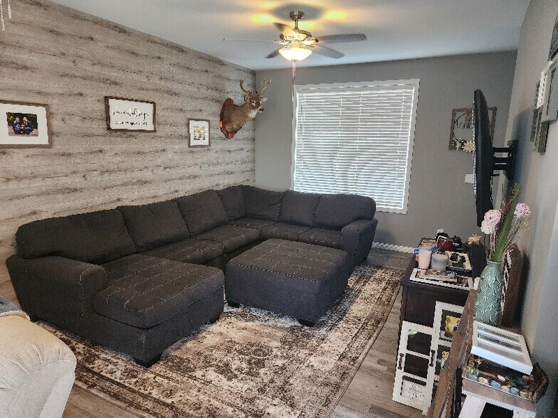 Building Photo - 1208 Gemstone Pointe Dr