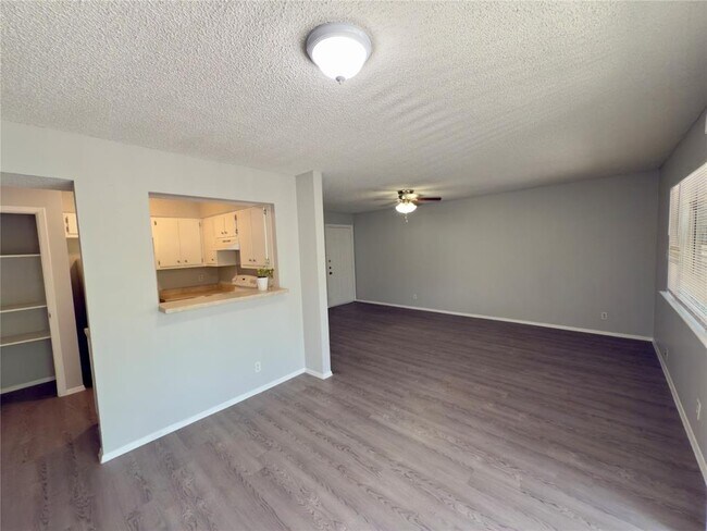 Building Photo - 8907 Parkfield Dr