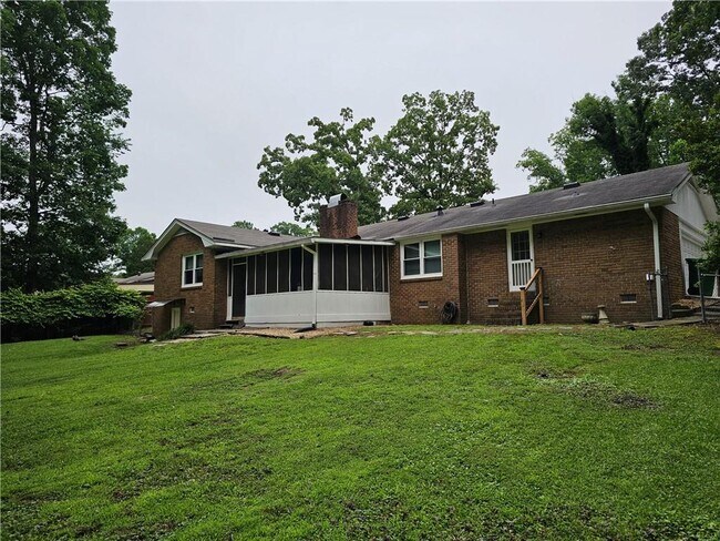 Building Photo - 2030 Veracruz Dr SW