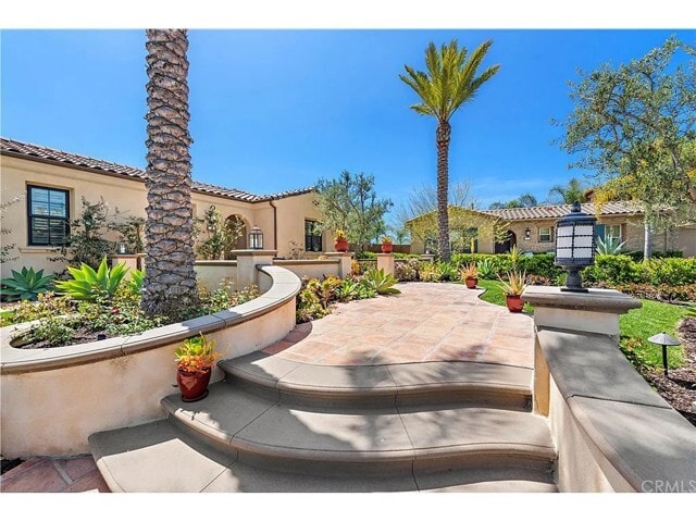 Building Photo - 9 Paniolo Rd