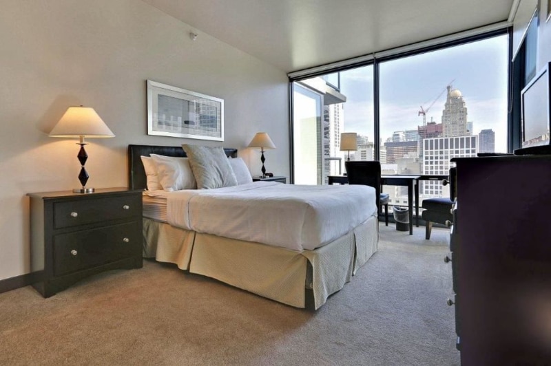 Building Photo - 553 N State St