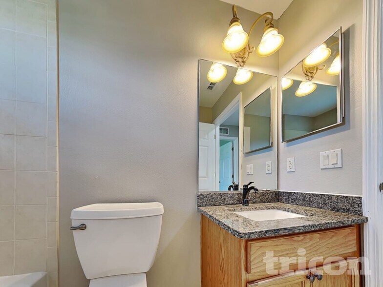 Building Photo - 12339 Palm Ridge Dr