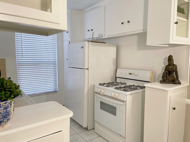 Building Photo - 2030 S Preuss Rd