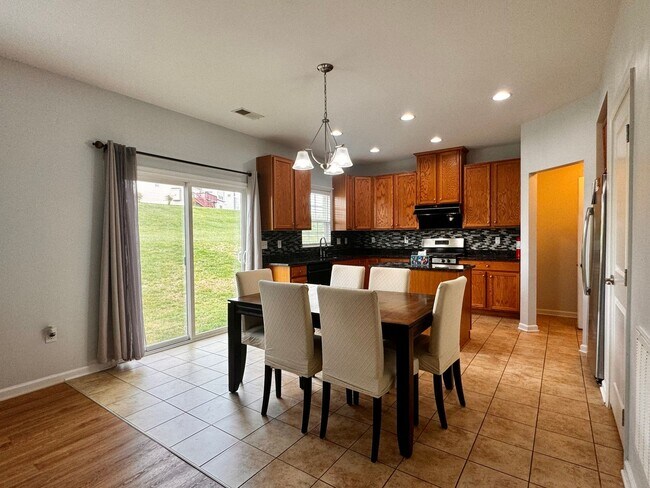 Building Photo - 145 Holly Hill Dr