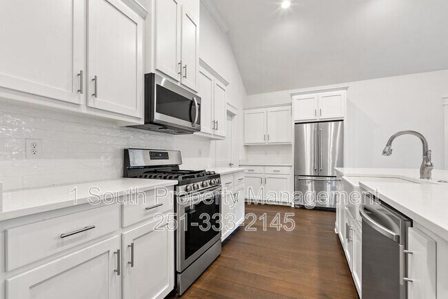 Building Photo - 925 Charleston Loop