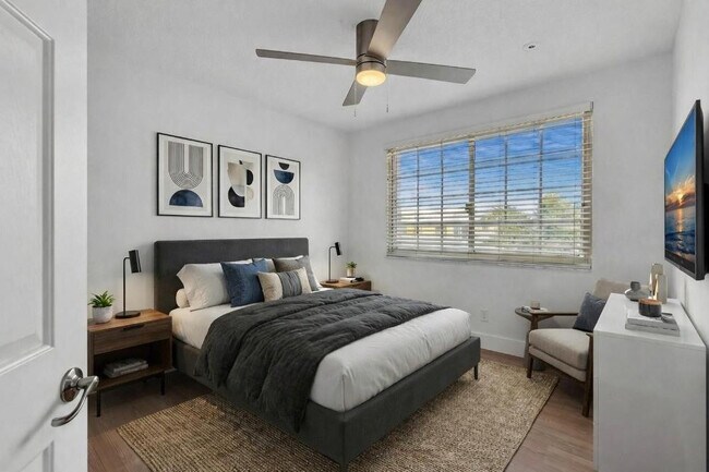 Building Photo - 4945 Fulton St