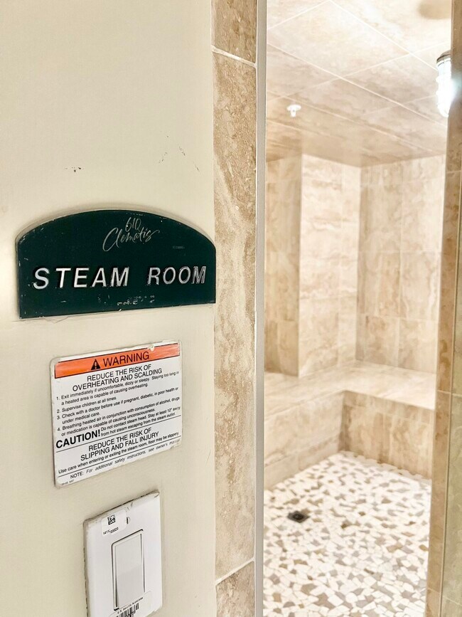 Building Photo - 610 Clematis St