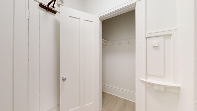 Building Photo - 420 Ellis St