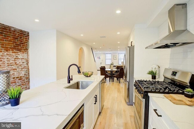 Building Photo - 513 McKean St