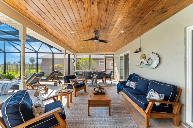 Building Photo - 12 Fairway Dr