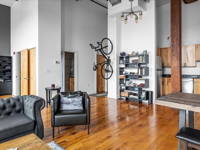 Building Photo - 589 Atwells Ave