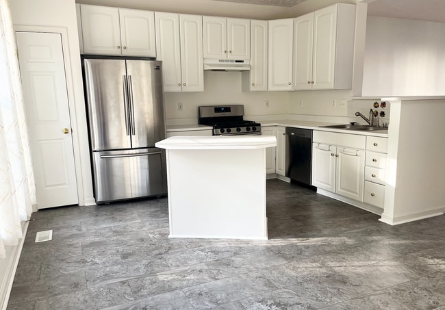 Building Photo - Stunning 3-bedroom, 2.5-bathroom home located in the desirable Abingdon, MD