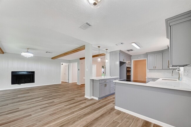 Building Photo - 25503 Foxbriar Ln