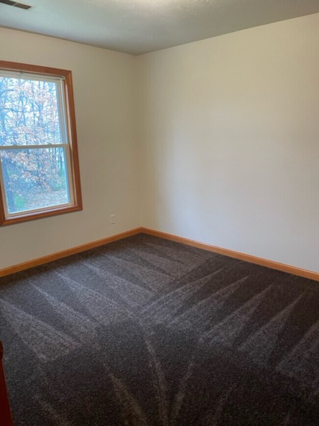 Building Photo - 817 Antler Drive