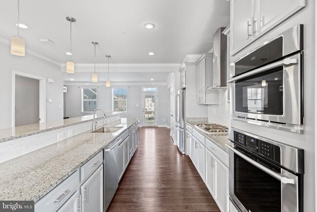 Building Photo - 7086 Executive Way