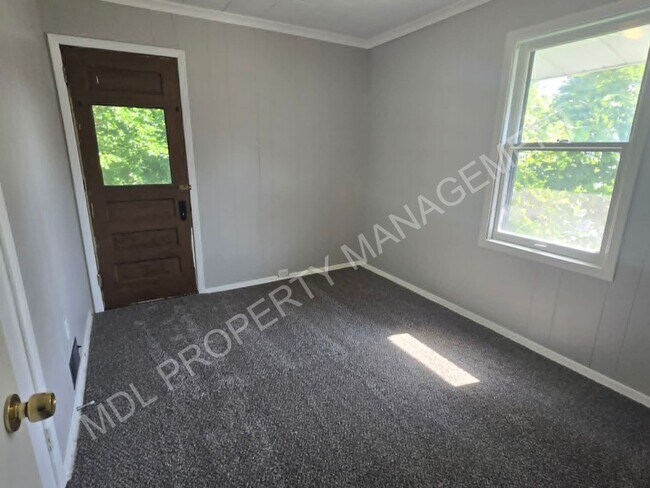Building Photo - 3-Bedroom House in Saginaw