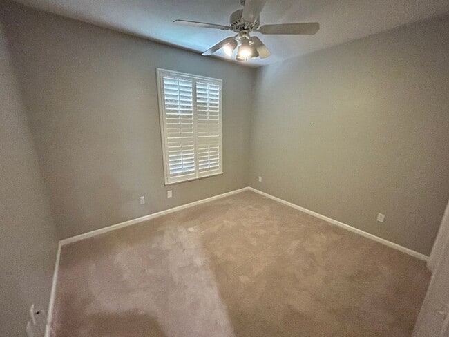 Building Photo - Beautiful Brookside Home 3 Bedroom/2 Bath